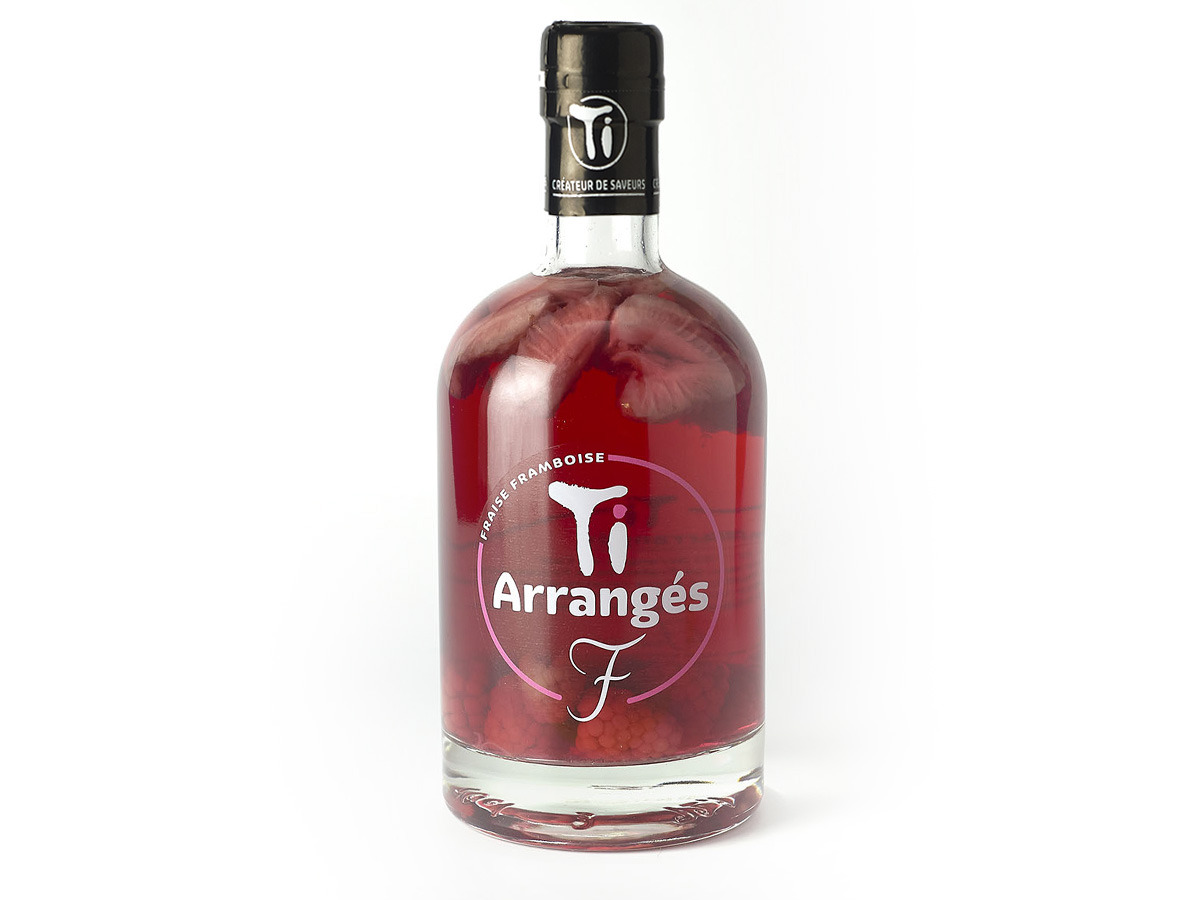 Rhum Fraise Framboise 70 cl – En direct de La Fraiseraie (Loire-Atlantique)