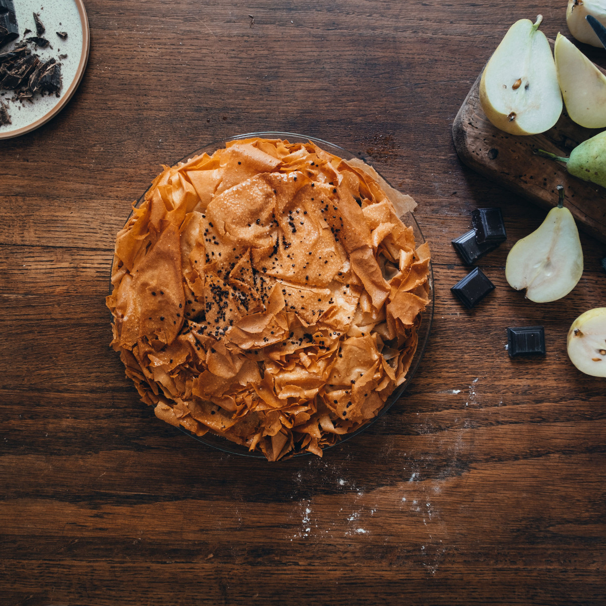 [Surgelé] Pastis gascon aux poires et au chocolat cuit – 6 parts – En direct de Les Délices d’Aliénor (Gers)