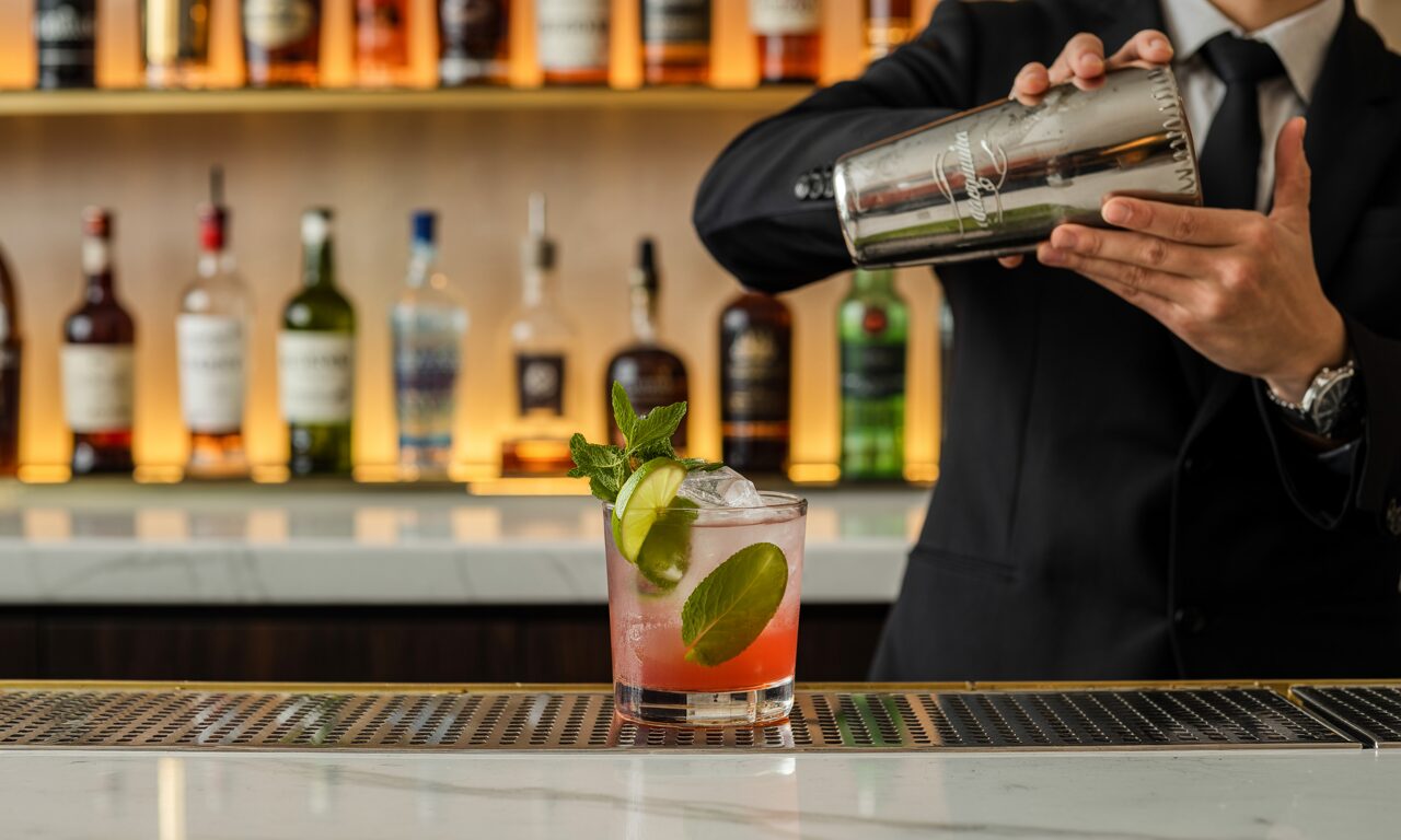 découvrez nos conseils experts pour sublimer vos cocktails au rhum. astuces, recettes et techniques de pro pour réussir toutes vos créations et impressionner vos invités !